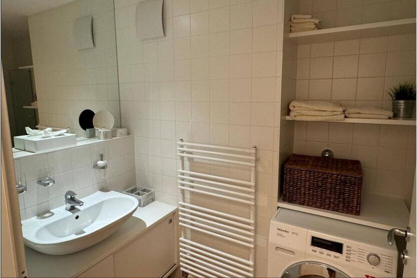 Kürzlich modernisierte Wohnung zur Miete verfügbar zimmer