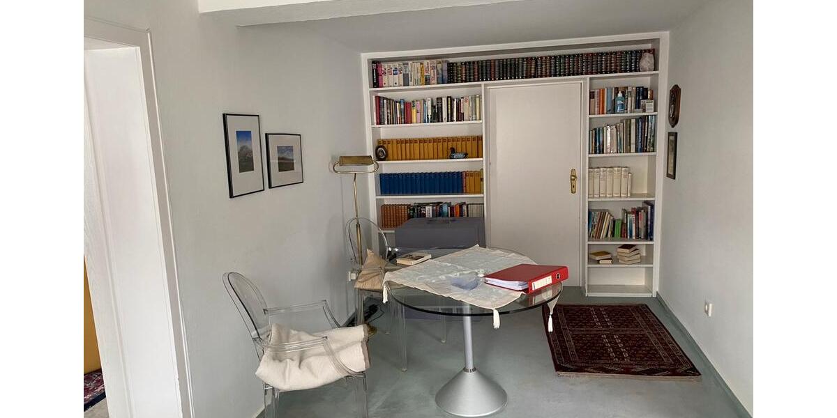 Etagenwohnung Neukirchen - 3 Zimmer, 230 m&sup2;, 850&euro; | Angebot:25991900