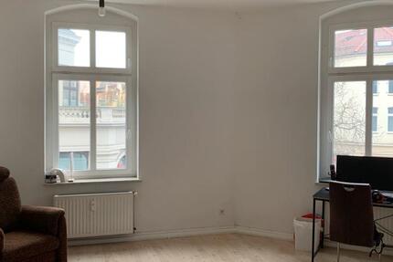 30qm Zimmer in einer 3 Personen WG 1 zimmer