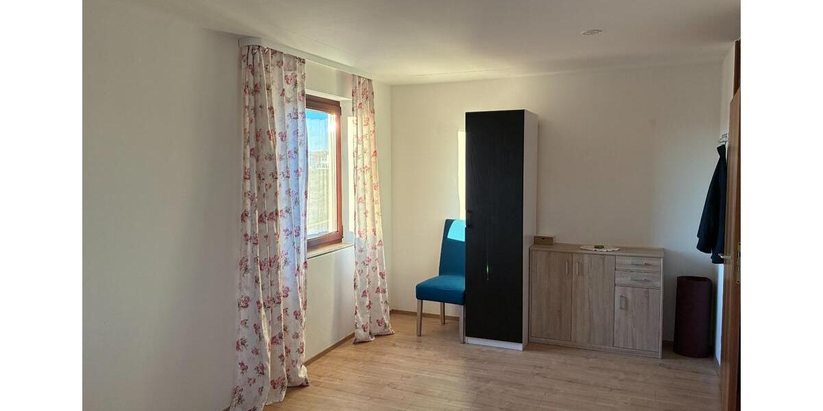 Wohnen auf Zeit Gärtringen - 3 Zimmer, 12 m&sup2;, 290&euro; | Angebot:25720810