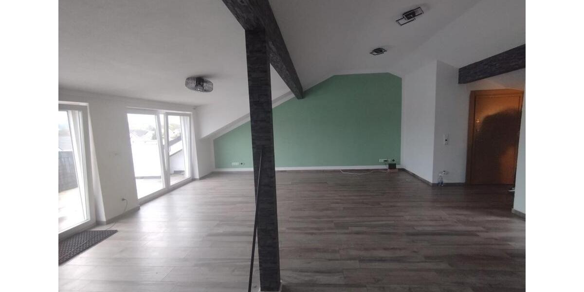 Dachgeschoßwohnung Eislingen (Fils) - 3 Zimmer, 100 m&sup2;, 1.000&euro; | Angebot:26167382