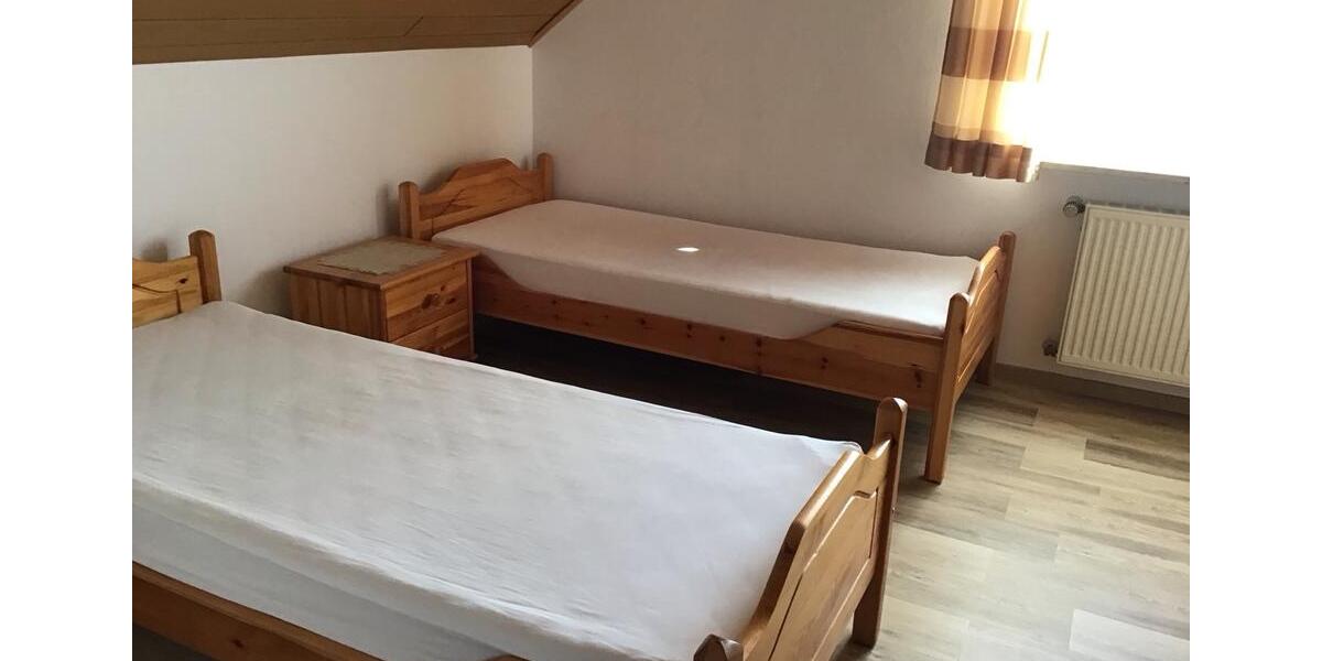 Dachgeschoßwohnung Ebensfeld - 3 Zimmer, 84 m&sup2;, 960&euro; | Angebot:25641080