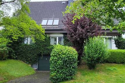 Am Lauerholz: Gepflegte 3-Zimmer EinliegerWohnung mit Heizofen und 2 Balkonen in Lübeck-St. Gertrud