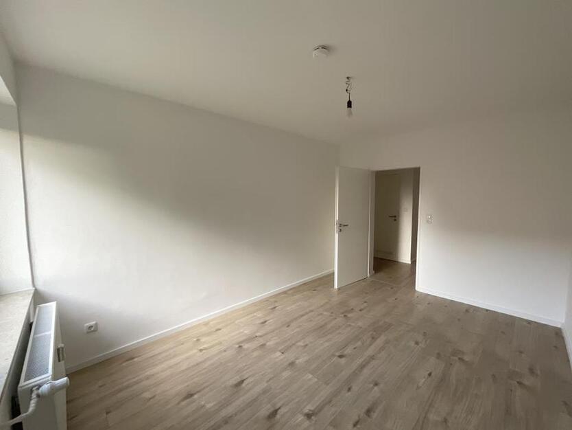 Kurzfristig beziehbare 3-Zimmer-Wohnung mit Balkon! zimmer