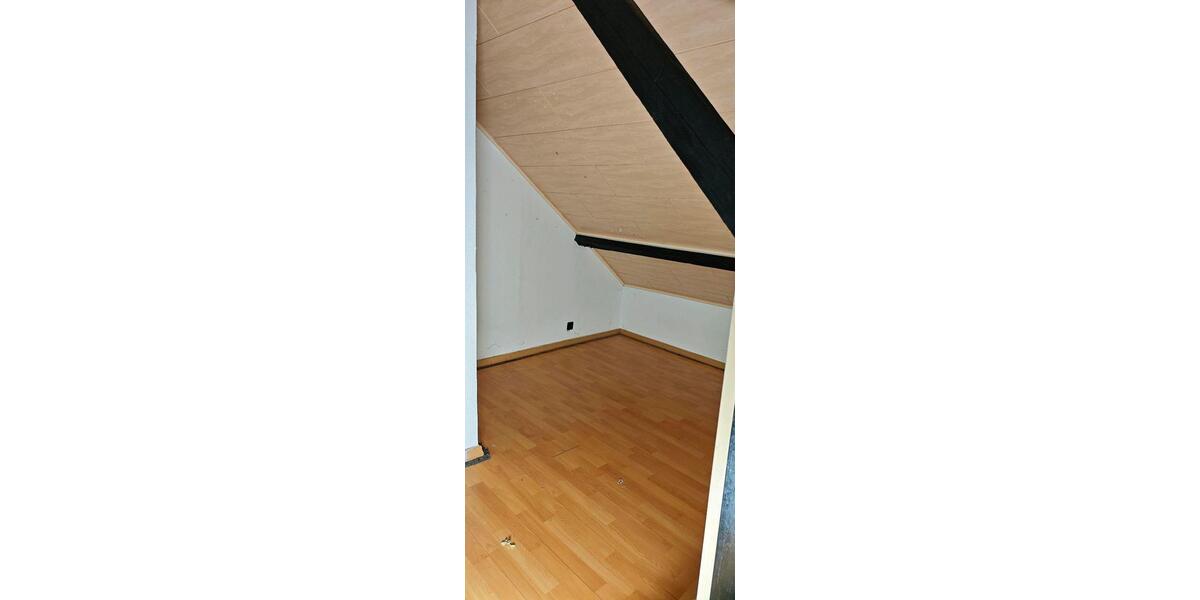 Dachgeschoßwohnung Eschweiler - 3.5 Zimmer, 102 m&sup2;, 910&euro; | Angebot:24842438