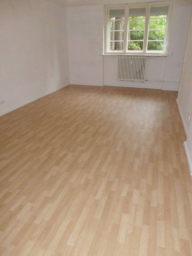 Hessenallee – SOUTERRAIN-Wohnung – großzügiger Grundriss – 2 Zimmer