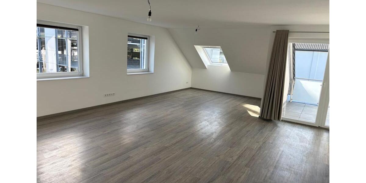 Dachgeschoßwohnung Bad Oeynhausen Dehme - 3 Zimmer, 121 m&sup2;, 1.290&euro; | Angebot:26578523