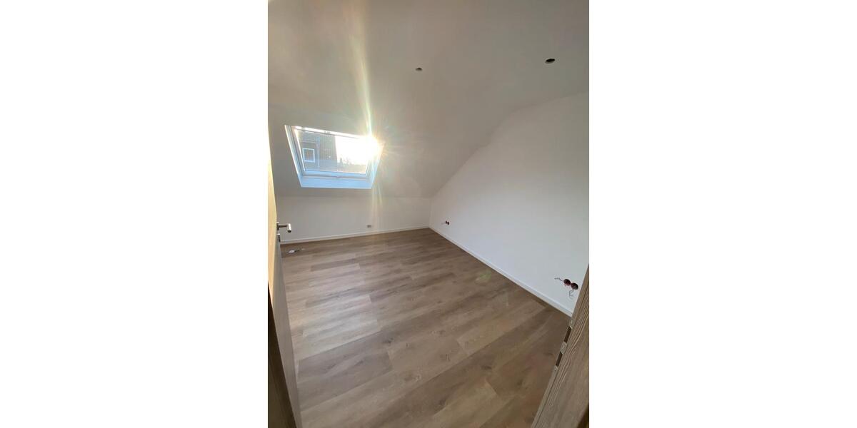 Etagenwohnung Heinsberg - 4 Zimmer, 130 m&sup2;, 1.300&euro; | Angebot:24851522