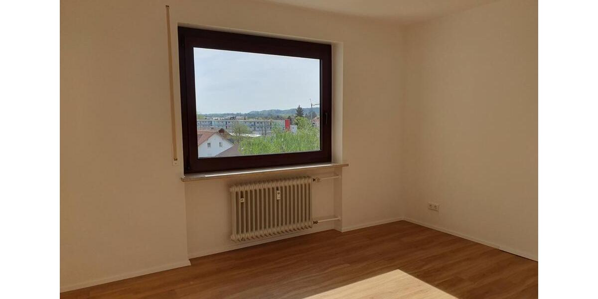 Etagenwohnung Burghausen - 2 Zimmer, 74 m&sup2;, 870&euro; | Angebot:25794987