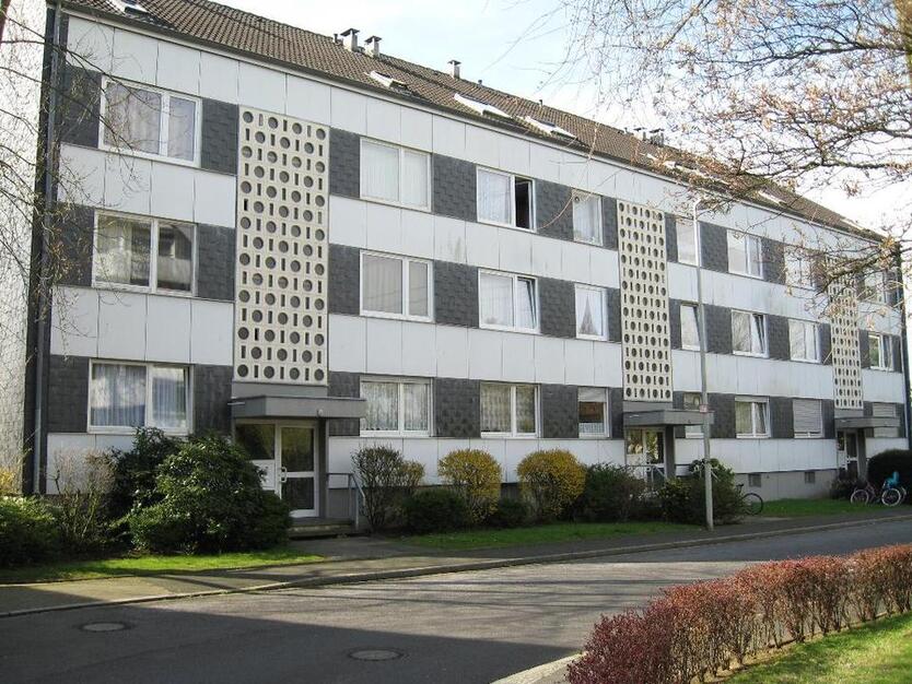 Gut geschnittene 2-Zimmer-Wohnung mit renovierten Bad & Balkon in Hilden Ost