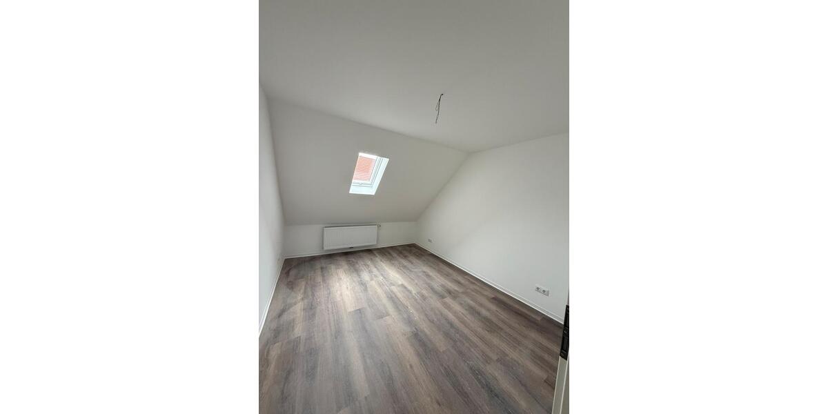 Dachgeschoßwohnung Hildesheim - 3 Zimmer, 63 m&sup2;, 990&euro; | Angebot:26297080