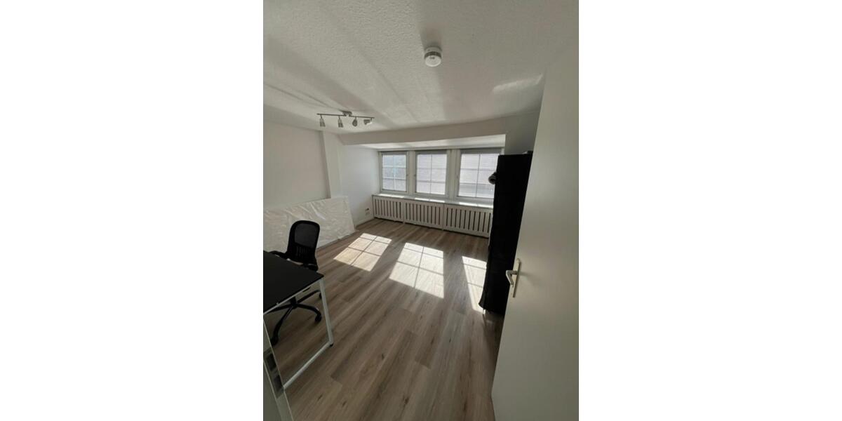 Etagenwohnung Emden - 4 Zimmer, 95 m&sup2;, 750&euro; | Angebot:24795016