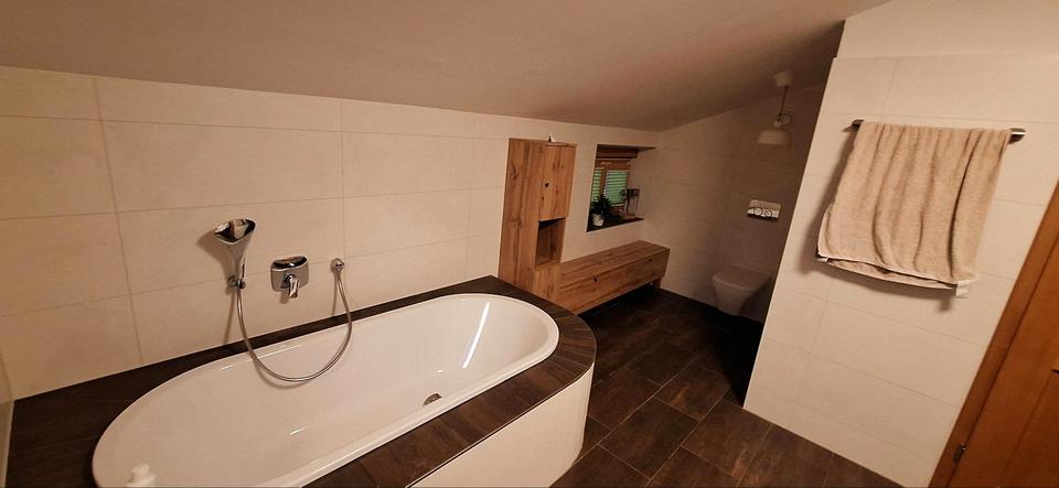 Einfamilienhaus Bad Wiessee - 6.5 Zimmer, 180 m&sup2;, 3.200&euro; | Angebot:24660603