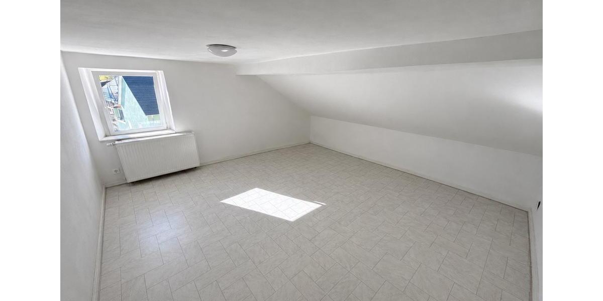 Dachgeschoßwohnung Merzig - 2 Zimmer, 33 m&sup2;, 500&euro; | Angebot:26604981