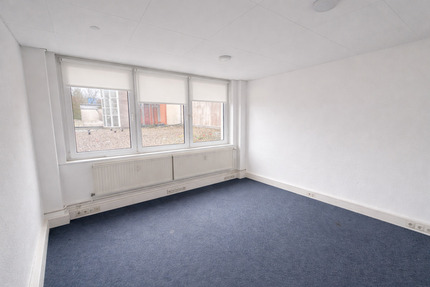 Wohnung Bremerhaven Mitte - 5 Zimmer, 175 m&sup2;, 1.050&euro; | Angebot:25875195