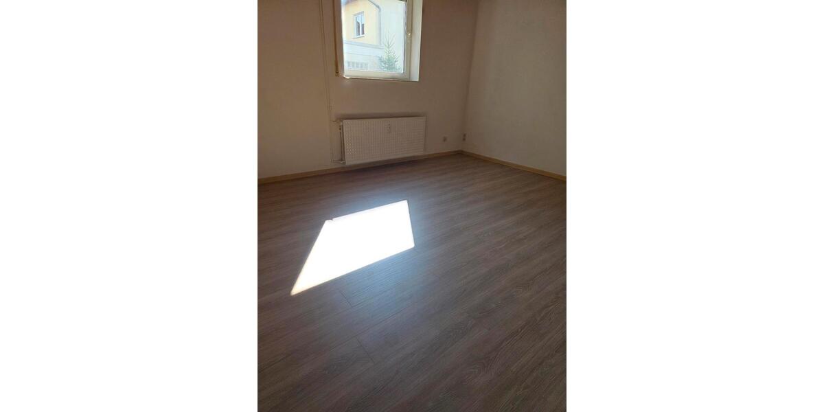 Erdgeschoßwohnung Hasselroth - 3 Zimmer, 114 m&sup2;, 1.000&euro; | Angebot:25823205