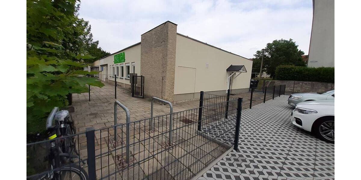 Gewerbeobjekt Borna - 1 Zimmer, 200 m&sup2;, 1.200&euro; | Angebot:25777006