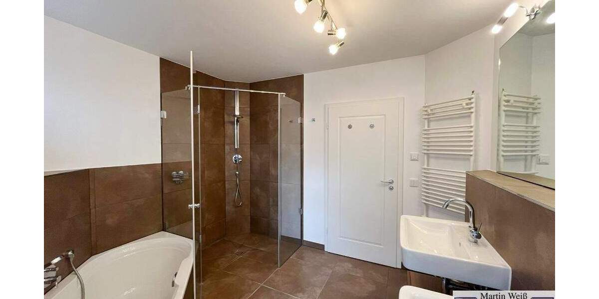 Stilvolle Doppelhaushälfte am Starnberger See in BergMaxhöhe 5 zimmer