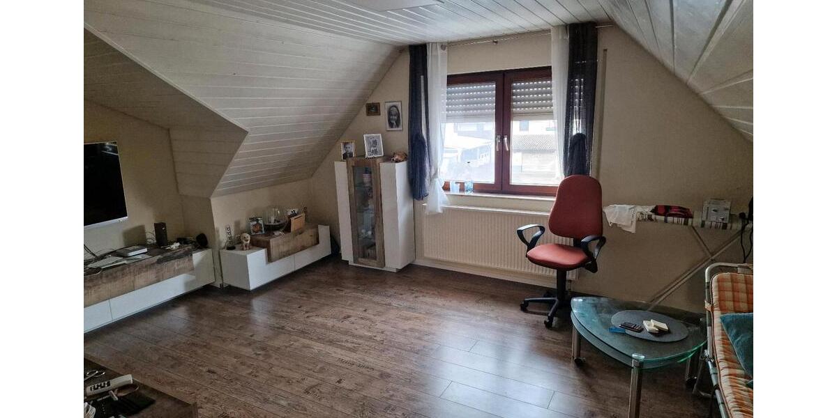 Attraktive 4-Zimmer-Dachgeschosswohnung in Remchingen-Singen 4 zimmer