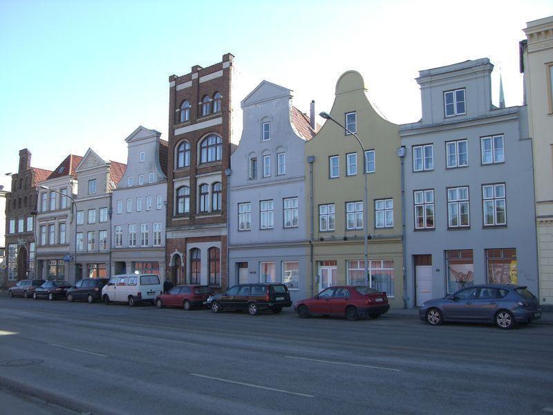 Inmitten der Altstadt, großzügiges saniertes Gewerbe, mit großer Fensterfront und sofort anmietbar! zimmer