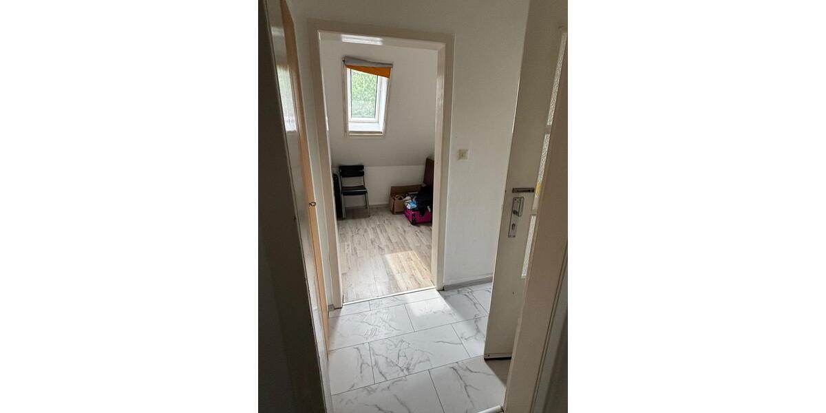 Dachgeschoßwohnung Beelen - 3 Zimmer, 70 m&sup2;, 670&euro; | Angebot:26639574