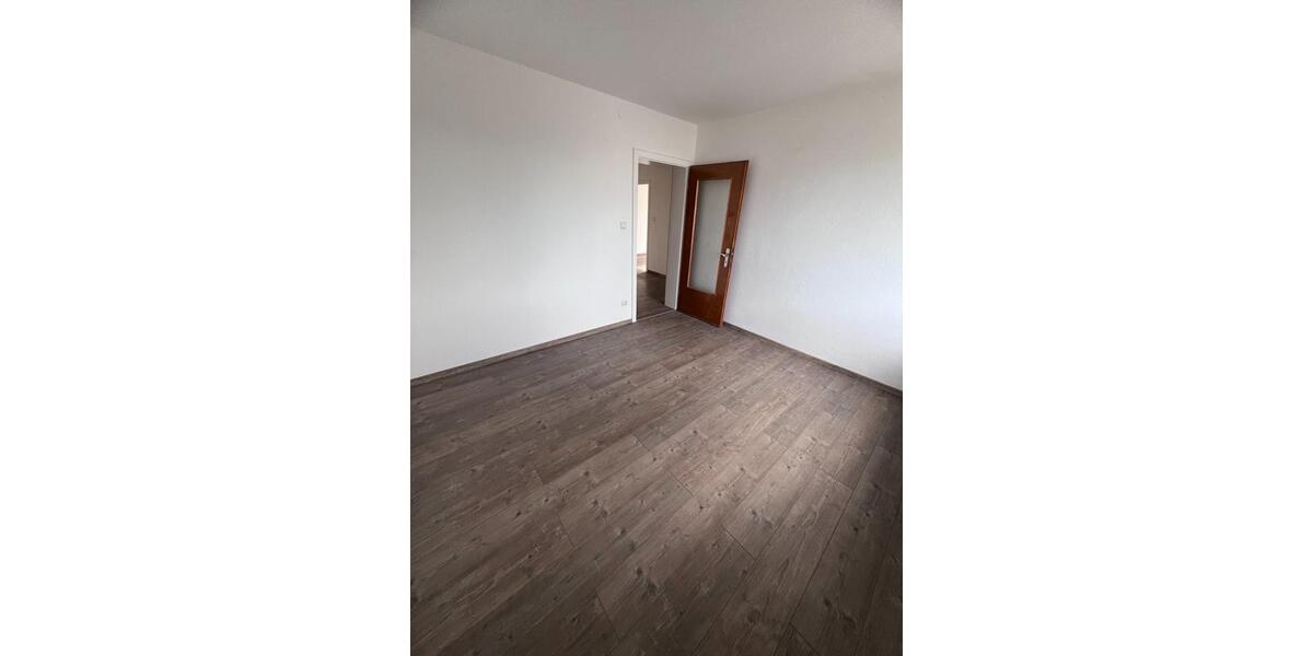 Etagenwohnung Siegen - 5 Zimmer, 111 m&sup2;, 1.150&euro; | Angebot:26020529