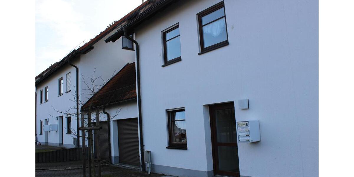 Etagenwohnung Radeberg - 2 Zimmer, 54 m&sup2;, 599&euro; | Angebot:25235582