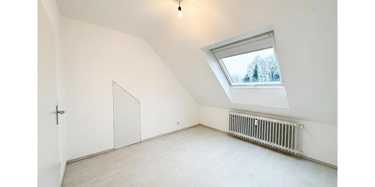 Dachgeschoßwohnung Krefeld Hülser Berg - 3 Zimmer, 57 m&sup2;, 800&euro; | Angebot:26365970