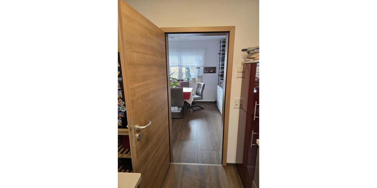 Etagenwohnung Siegen Dillnhütten - 2 Zimmer, 90 m&sup2;, 950&euro; | Angebot:25989235