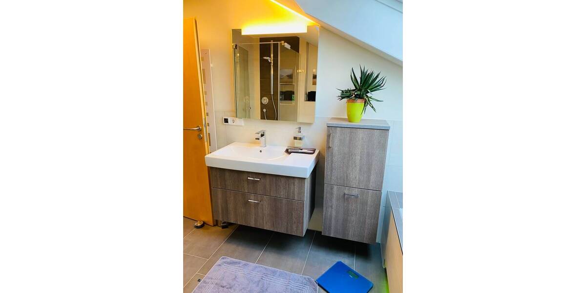 Reihenmittelhaus Lörrach - 5 Zimmer, 147 m&sup2;, 1.950&euro; | Angebot:26804049