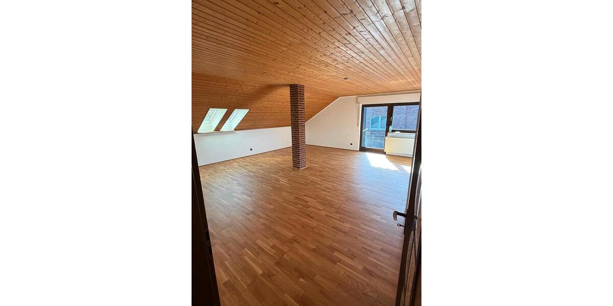 Dachgeschoßwohnung Sinzig - 2.5 Zimmer, 100 m&sup2;, 800&euro; | Angebot:26621581