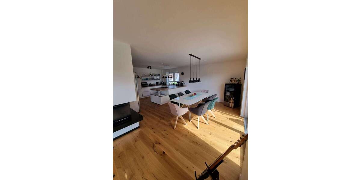 Etagenwohnung Waghäusel - 7 Zimmer, 270 m&sup2;, 1.950&euro; | Angebot:27204825