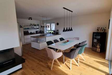 Wohnung Waghäusel - 7 Zimmer, 270 m&sup2;, 1.950&euro; | Angebot:27204825