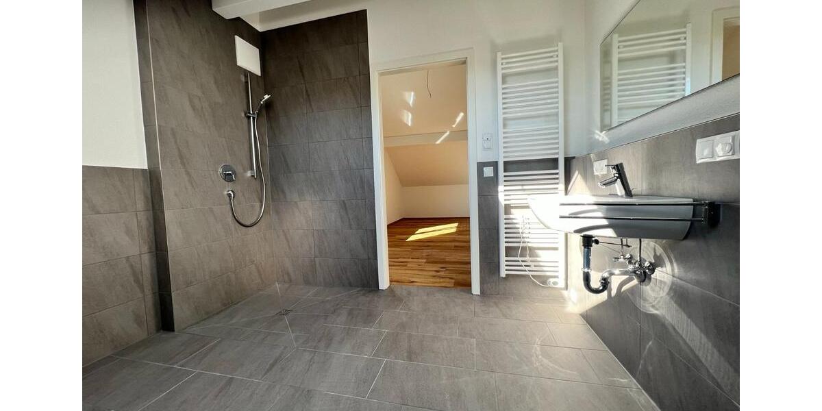 Dachgeschoßwohnung Bermatingen - 3 Zimmer, 95 m&sup2;, 1.300&euro; | Angebot:24567242