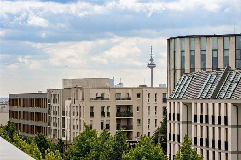 Wohnung zum Mieten in Frankfurt am Main 2.050 € 129 m² 3 zimmer