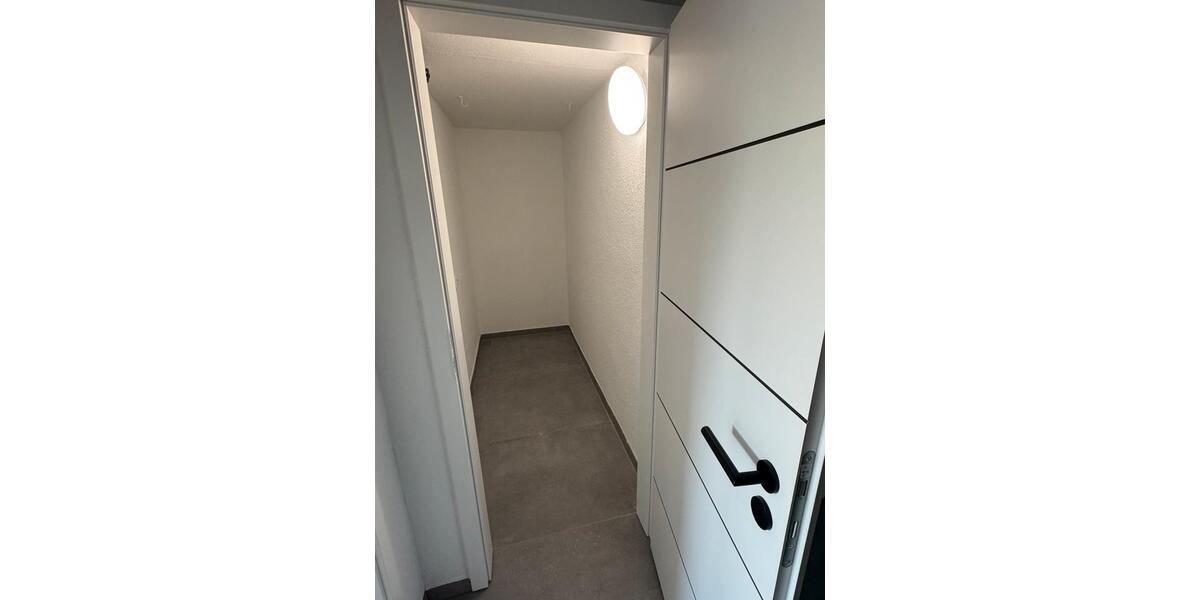 Etagenwohnung Neukirchen - 3 Zimmer, 120 m&sup2;, 1.400&euro; | Angebot:26148673