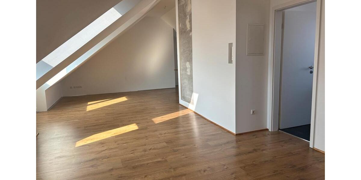 Dachgeschoßwohnung Erfurt Daberstedt - 4 Zimmer, 100 m&sup2;, 900&euro; | Angebot:25962245