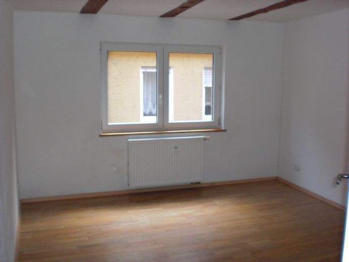 Etagenwohnung Frickenhausen a.Main Markt Frickenhausen am Main - 3 Zimmer, 95 m&sup2;, 950&euro; | Angebot:24515570