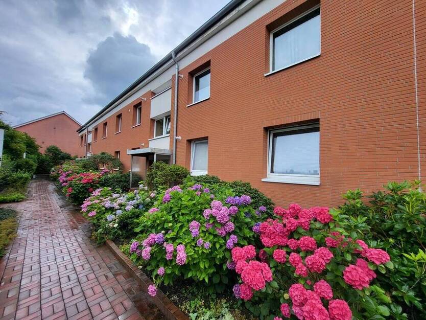 Wohnen am Waldrand: Sanierte 3-Zi.-Wohnung mit Süd-Terrasse in Lübeck-St. Gertrud, Tesdorpfstraße