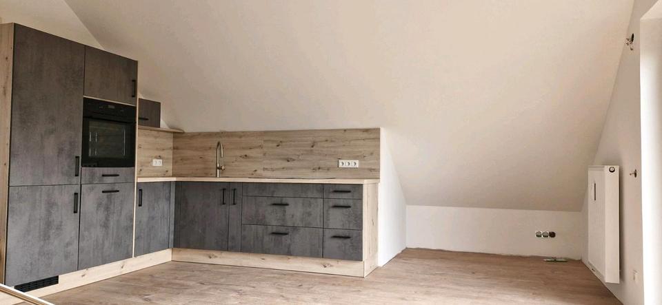 Dachgeschoßwohnung Burgkirchen an der Alz - 2.5 Zimmer, 65 m&sup2;, 1.040&euro; | Angebot:26478532