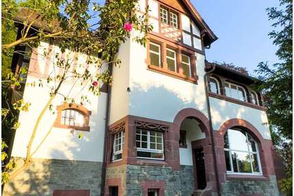 Haus Oberursel - 9 Zimmer, 286 m&sup2;, 5.400&euro; | Angebot:27661845