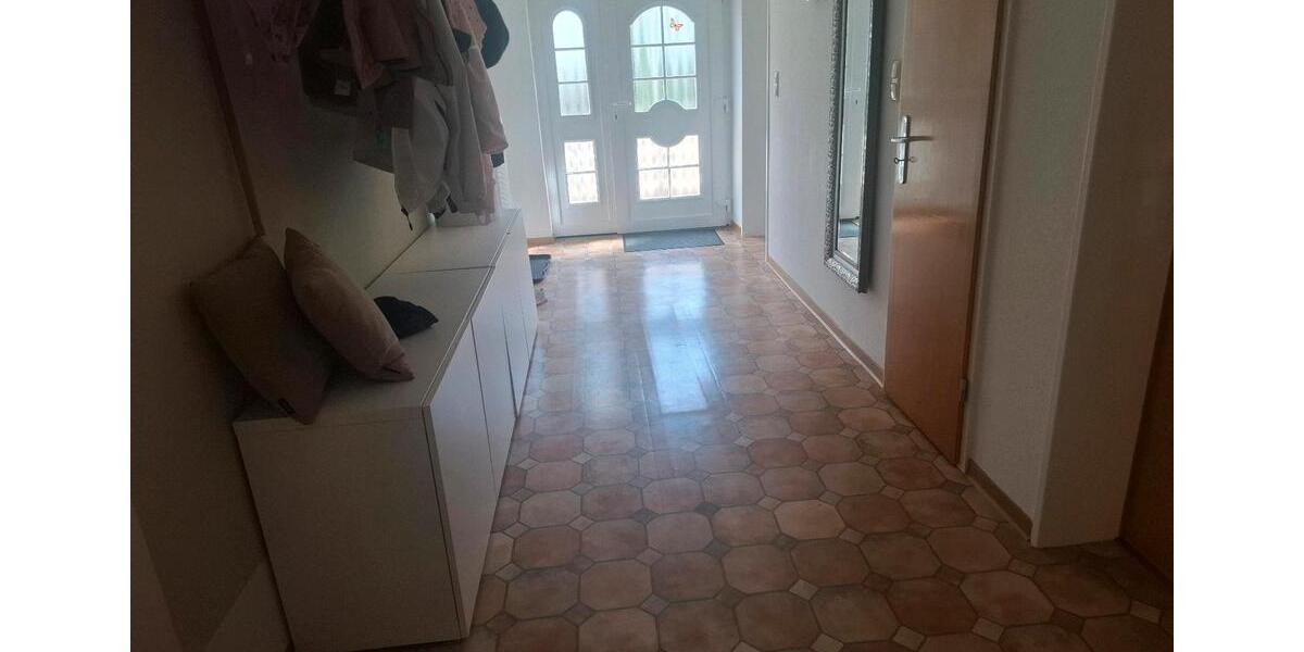 Etagenwohnung Schmitten im Taunus - 3 Zimmer, 124 m&sup2;, 1.300&euro; | Angebot:26265648