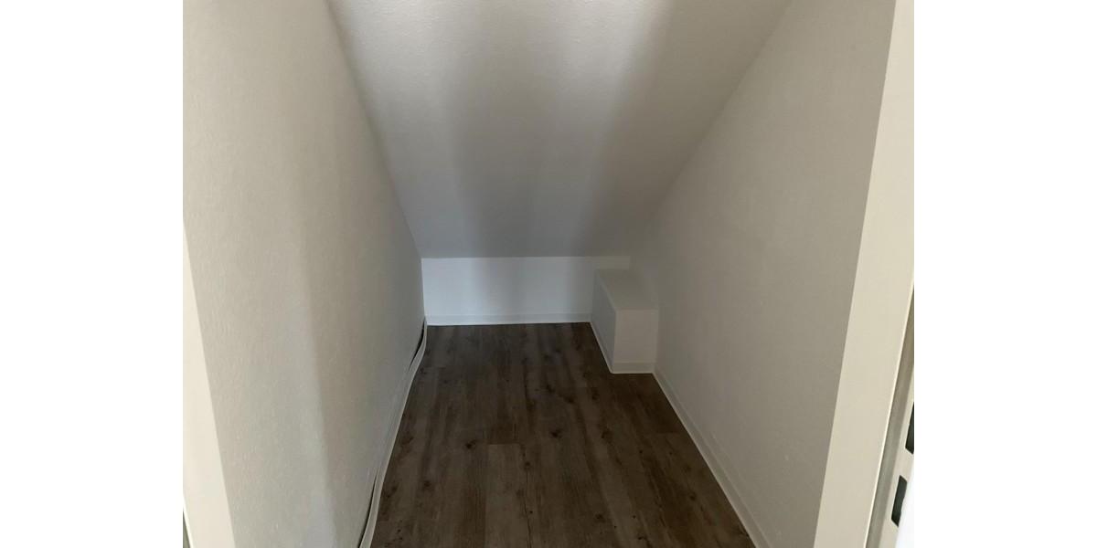 Dachgeschoßwohnung Hannover Linden-Limmer - 2 Zimmer, 71 m&sup2;, 743&euro; | Angebot:24776086