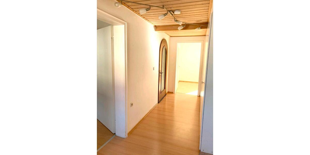 Wohnen auf Zeit Happurg - 16 Zimmer, 140 m&sup2;, 365&euro; | Angebot:25025377