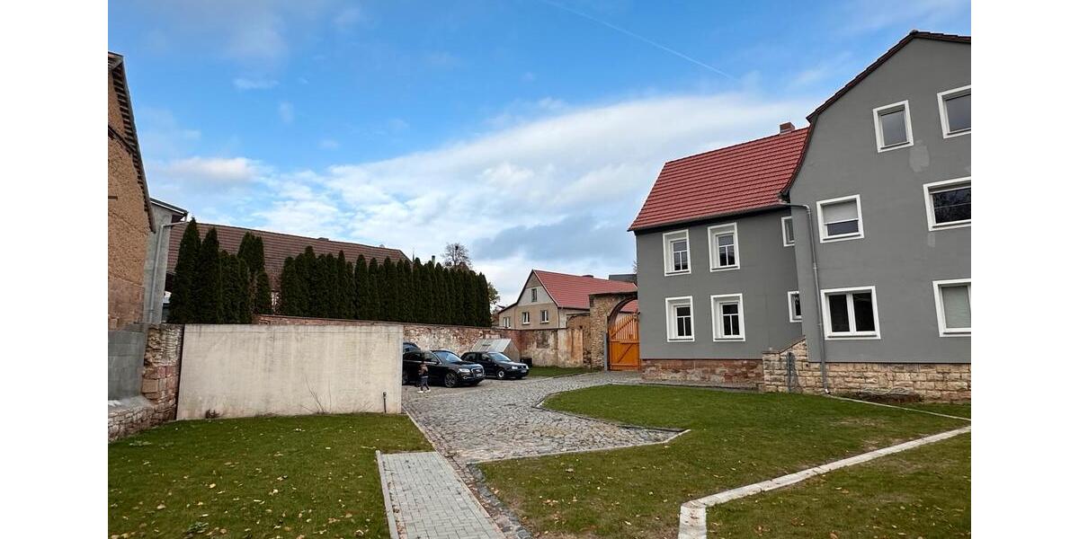 Etagenwohnung Querfurt - 5 Zimmer, 142 m&sup2;, 1.050&euro; | Angebot:25614489