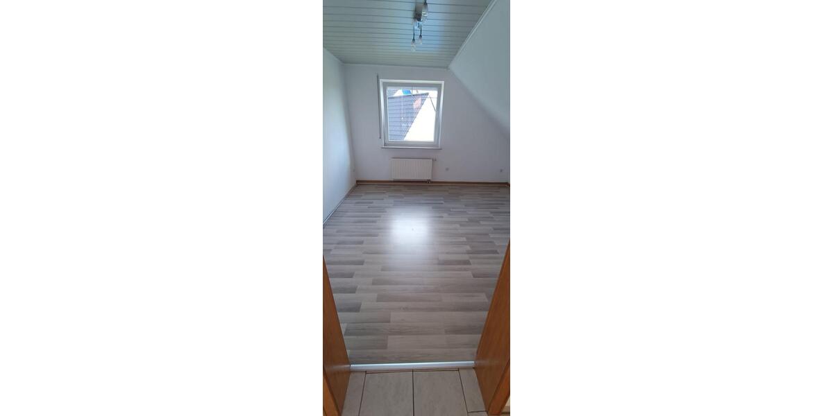 Dachgeschoßwohnung Bad Essen - 3 Zimmer, 95 m&sup2;, 930&euro; | Angebot:26044832