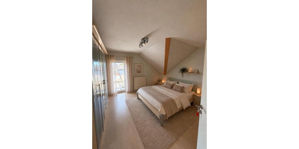 Dachgeschoßwohnung Mammendorf - 5.5 Zimmer, 140 m&sup2;, 1.800&euro; | Angebot:26551221