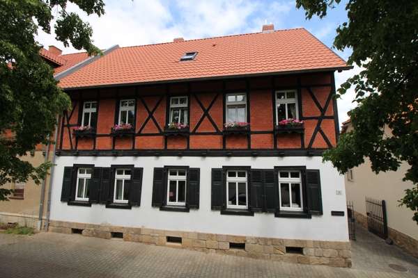 Einfamilienhaus Ballenstedt - 7 Zimmer, 250 m&sup2;, 1.400&euro; | Angebot:26589184
