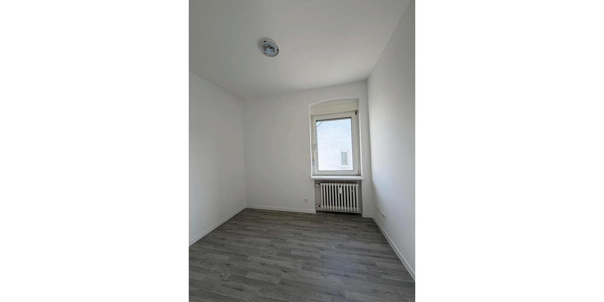 Etagenwohnung Gütersloh - 5 Zimmer, 100 m&sup2;, 950&euro; | Angebot:26302903