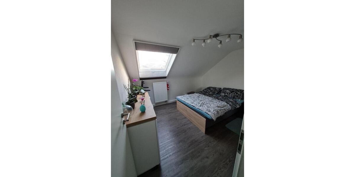 Dachgeschoßwohnung Ditzingen - 3 Zimmer, 88 m&sup2;, 1.190&euro; | Angebot:26600639